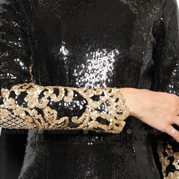 Sequined Gold and Black Gown L/S - Picture 4 of 4